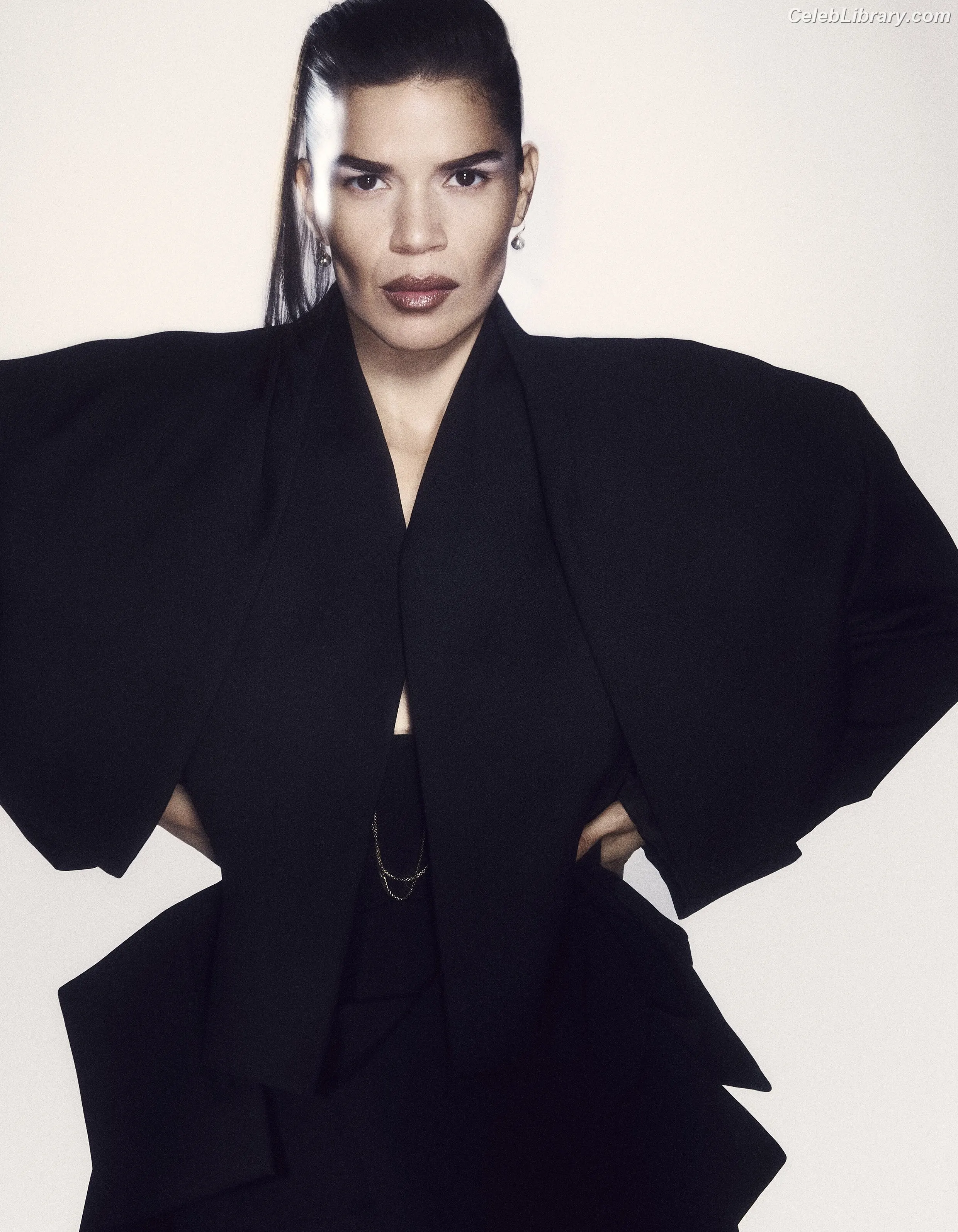 America Ferrera photo 1 of 15