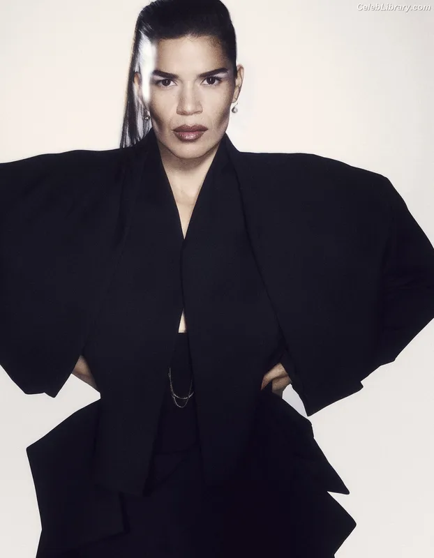 America Ferrera photo 1 of 16