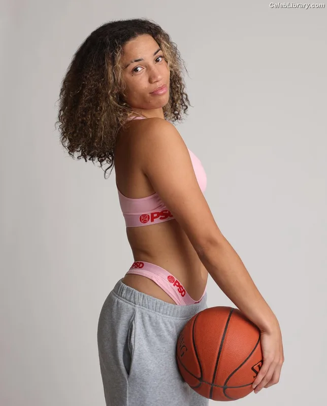 Amiah Simmons photo 3 of 226
