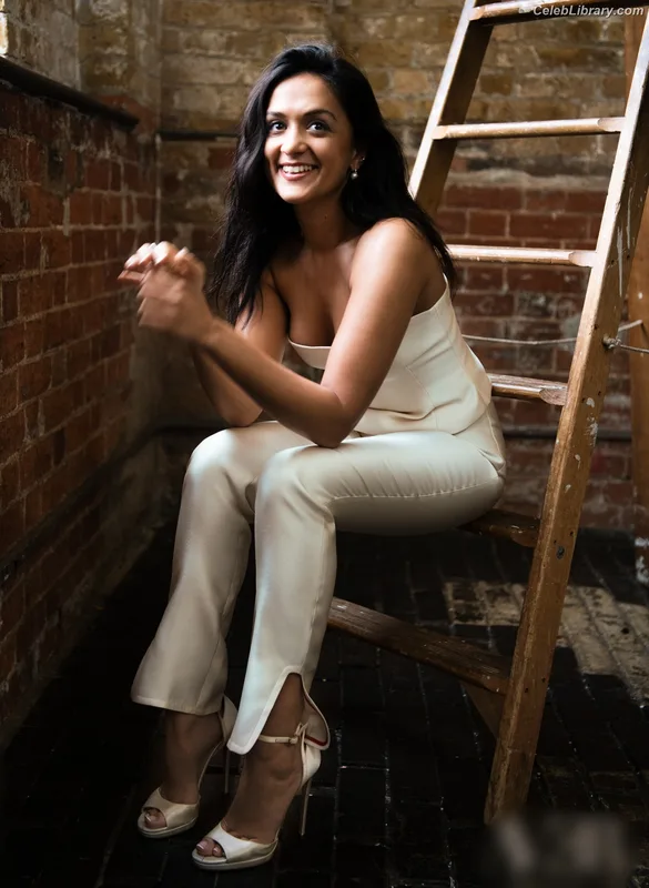 Amy Hickman photo 4 of 8
