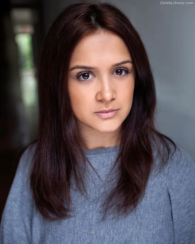 Amy Hickman photo 7 of 8