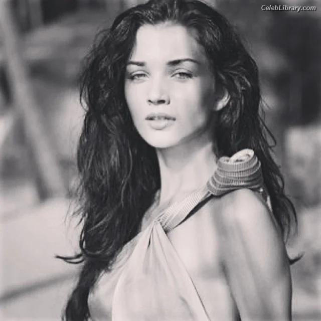 Amy Jackson photo 8 of 155