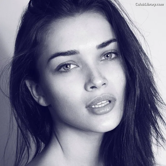 Amy Jackson photo 2 of 156