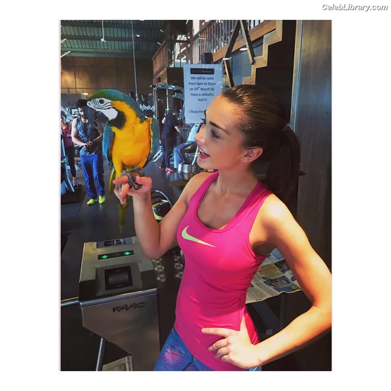 Amy Jackson photo 5 of 156