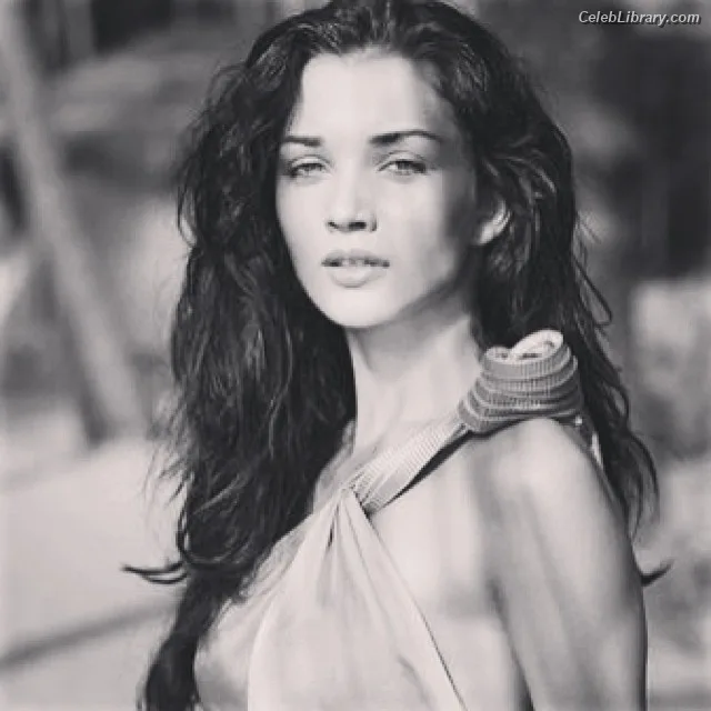 Amy Jackson photo 8 of 156