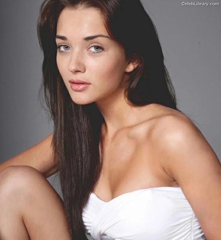 Amy Jackson photo 16 of 156
