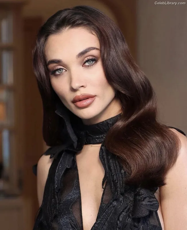 Amy Jackson photo 5 of 156