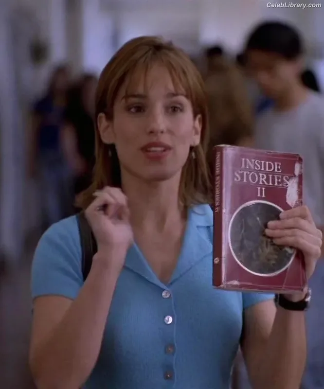 Amy Jo Johnson photo 23 of 87