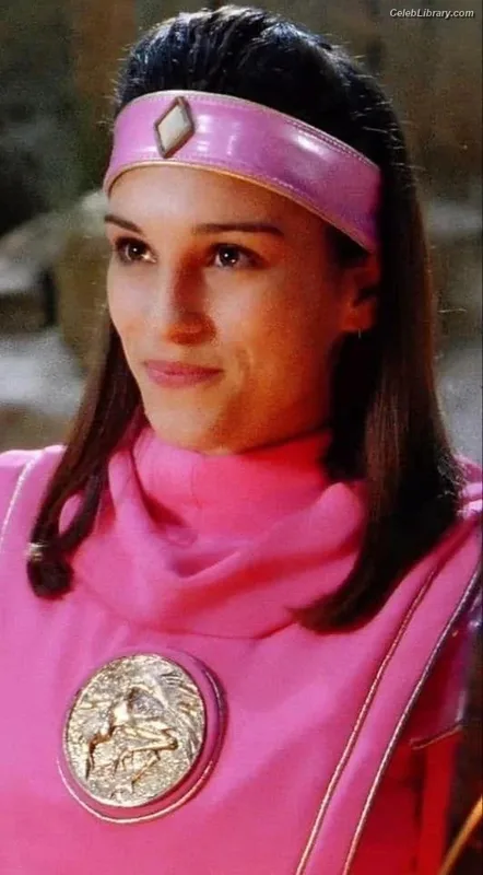 Amy Jo Johnson photo 7 of 87