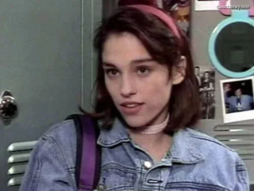 Amy Jo Johnson photo 13 of 87