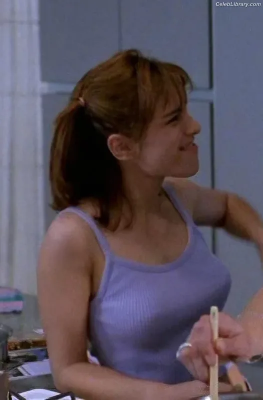 Amy Jo Johnson photo 9 of 87