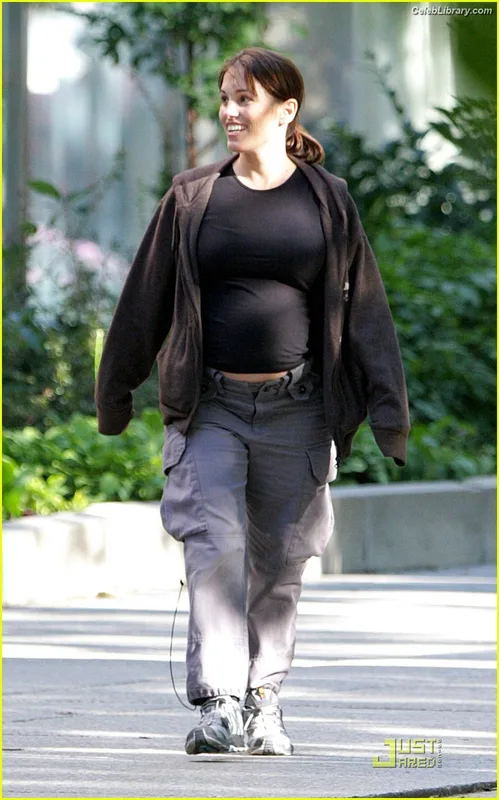 Amy Jo Johnson photo 16 of 87
