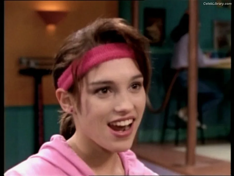 Amy Jo Johnson photo 11 of 87