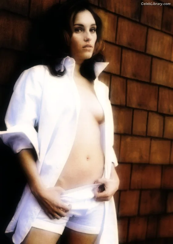 Amy Jo Johnson photo 14 of 87