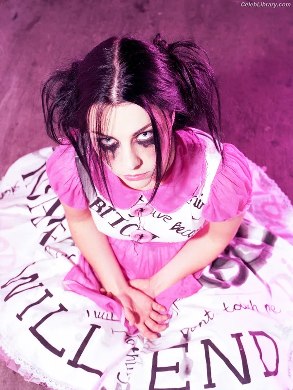 Amy Lee photo 3 of 34
