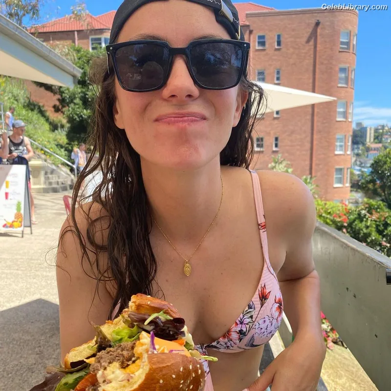 Amy Shark photo 3 of 120