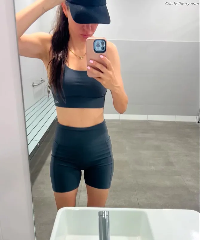 Amy Shark photo 2 of 120