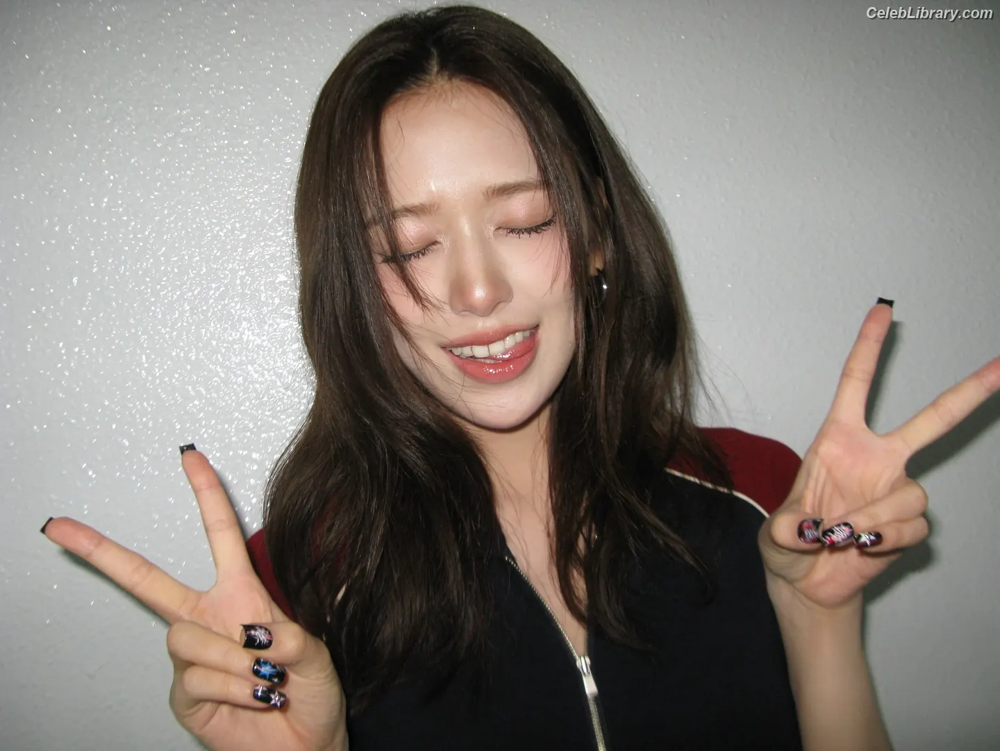 An Yujin photo 2 of 770