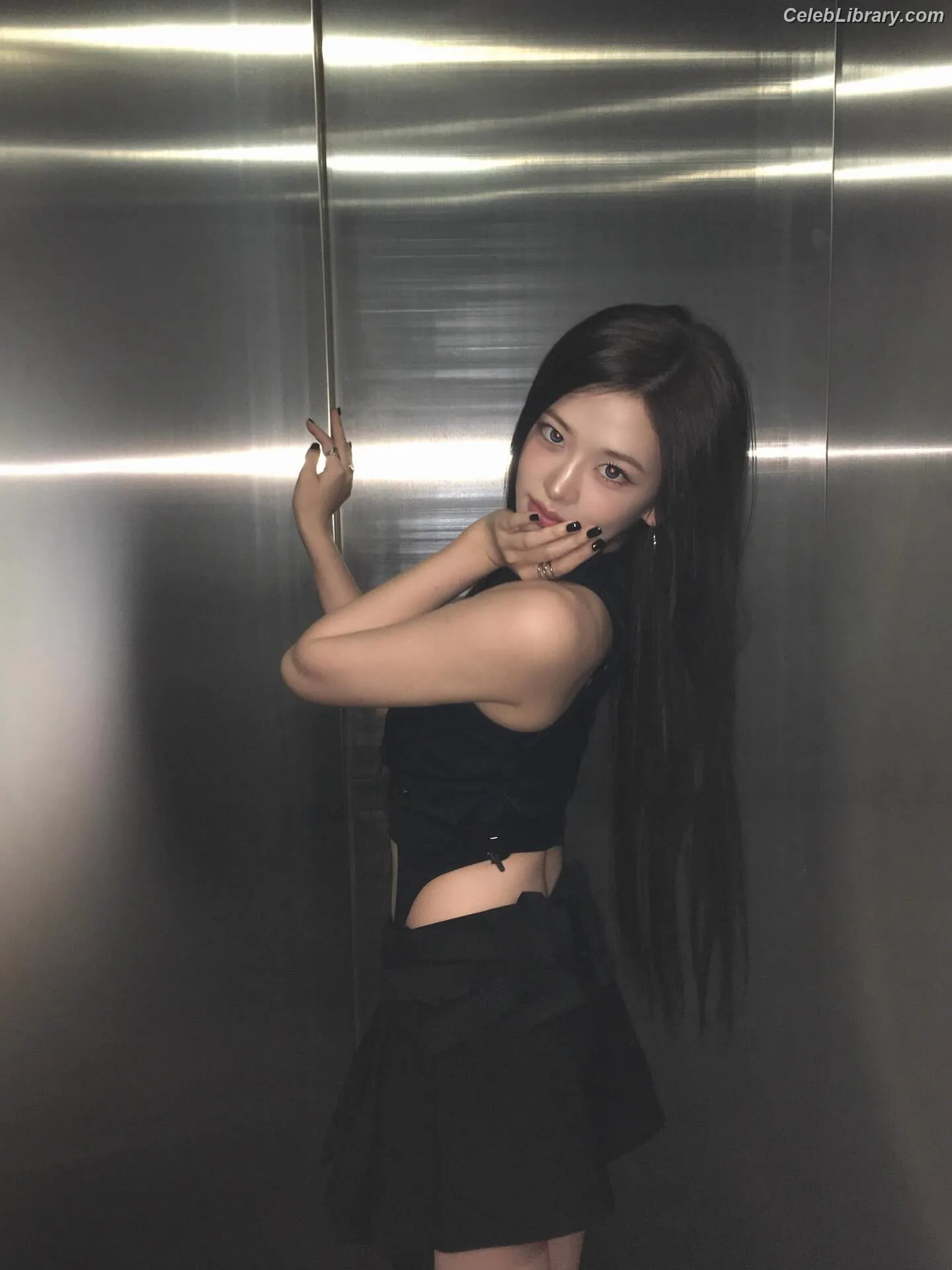 An Yujin photo 15 of 770