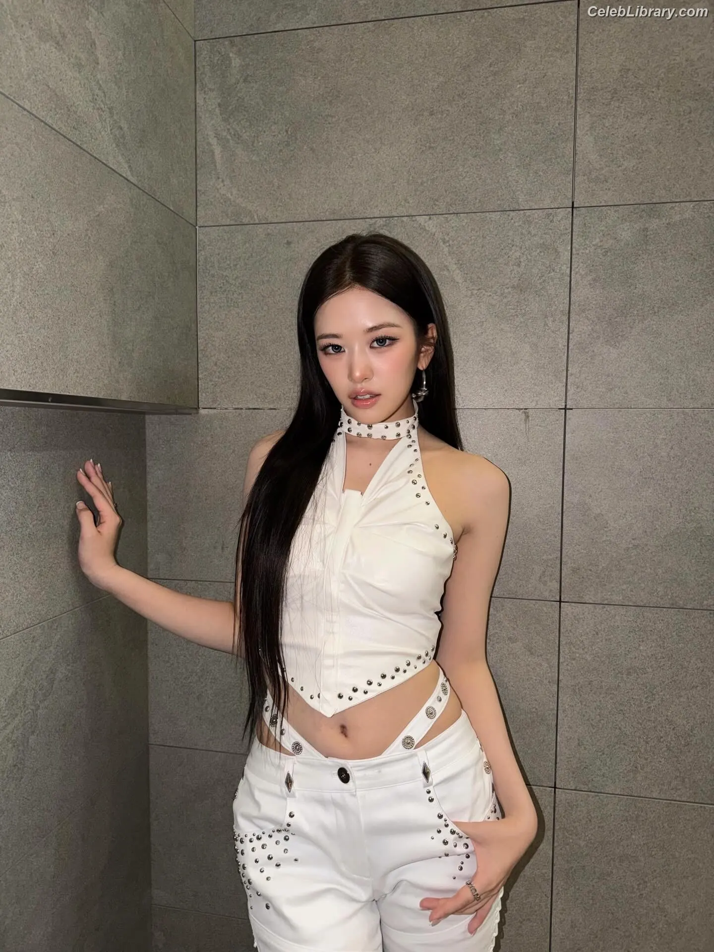 An Yujin photo 24 of 770