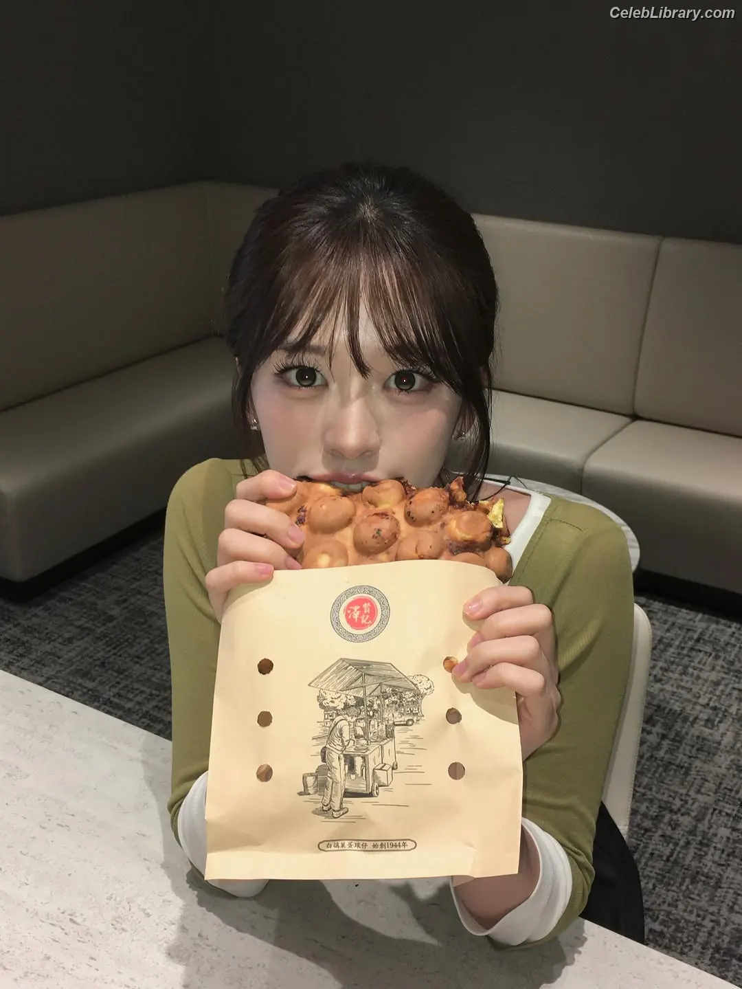 An Yujin photo 14 of 770