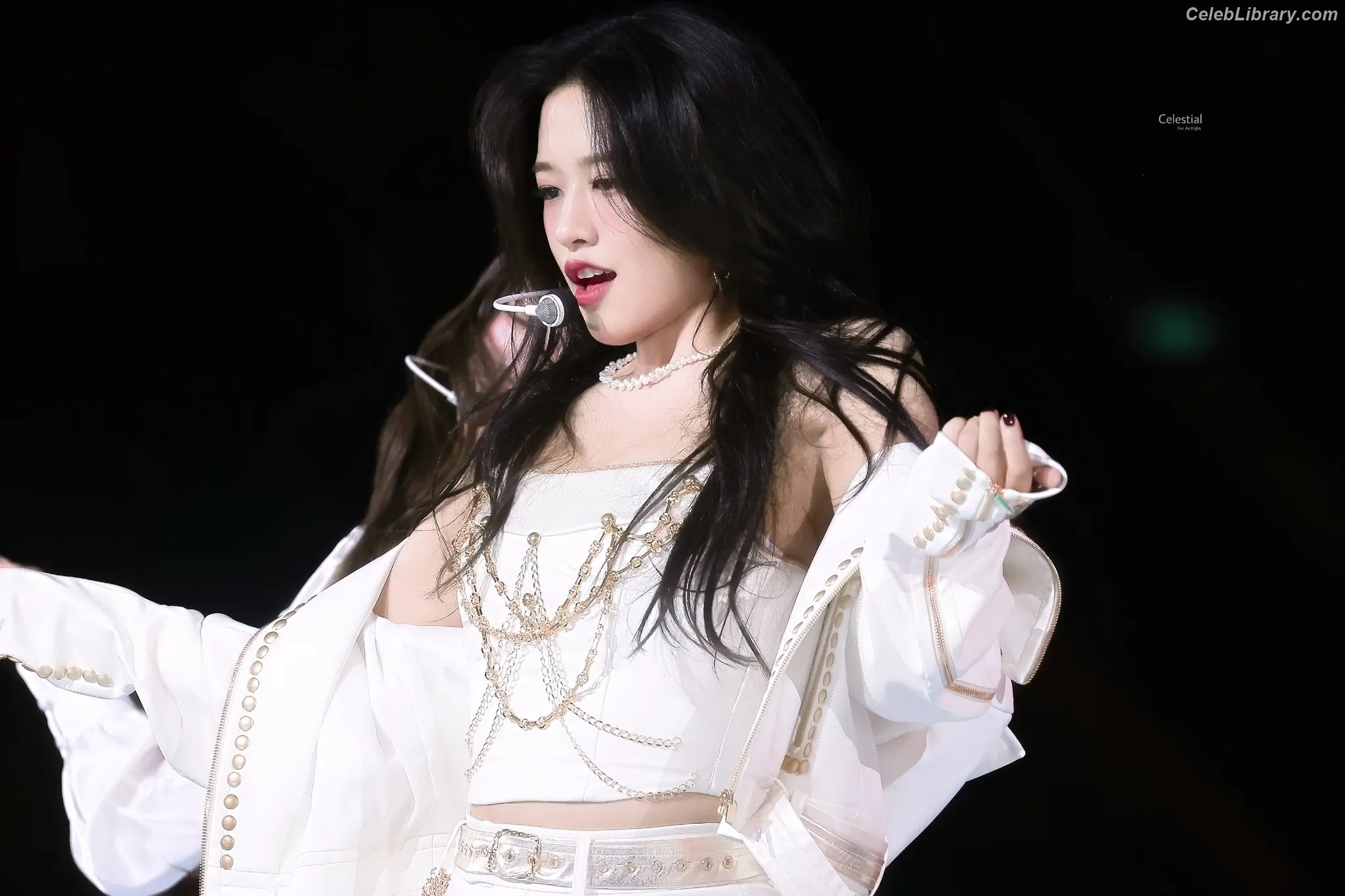 An Yujin photo 14 of 770