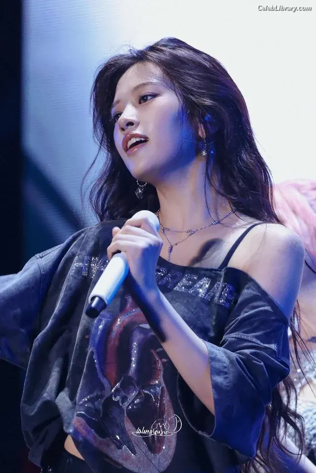 An Yujin photo 16 of 770