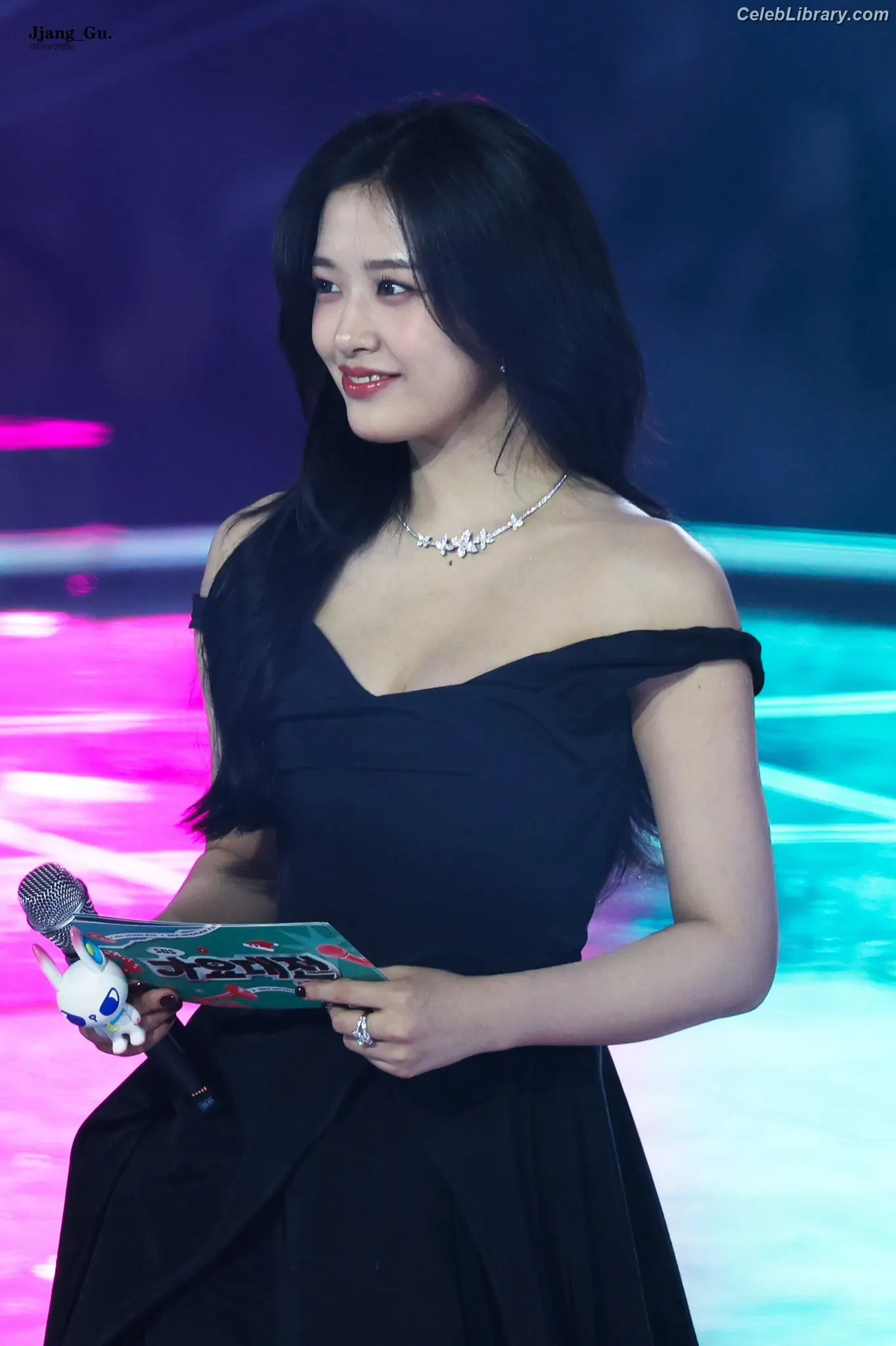 An Yujin photo 1 of 770