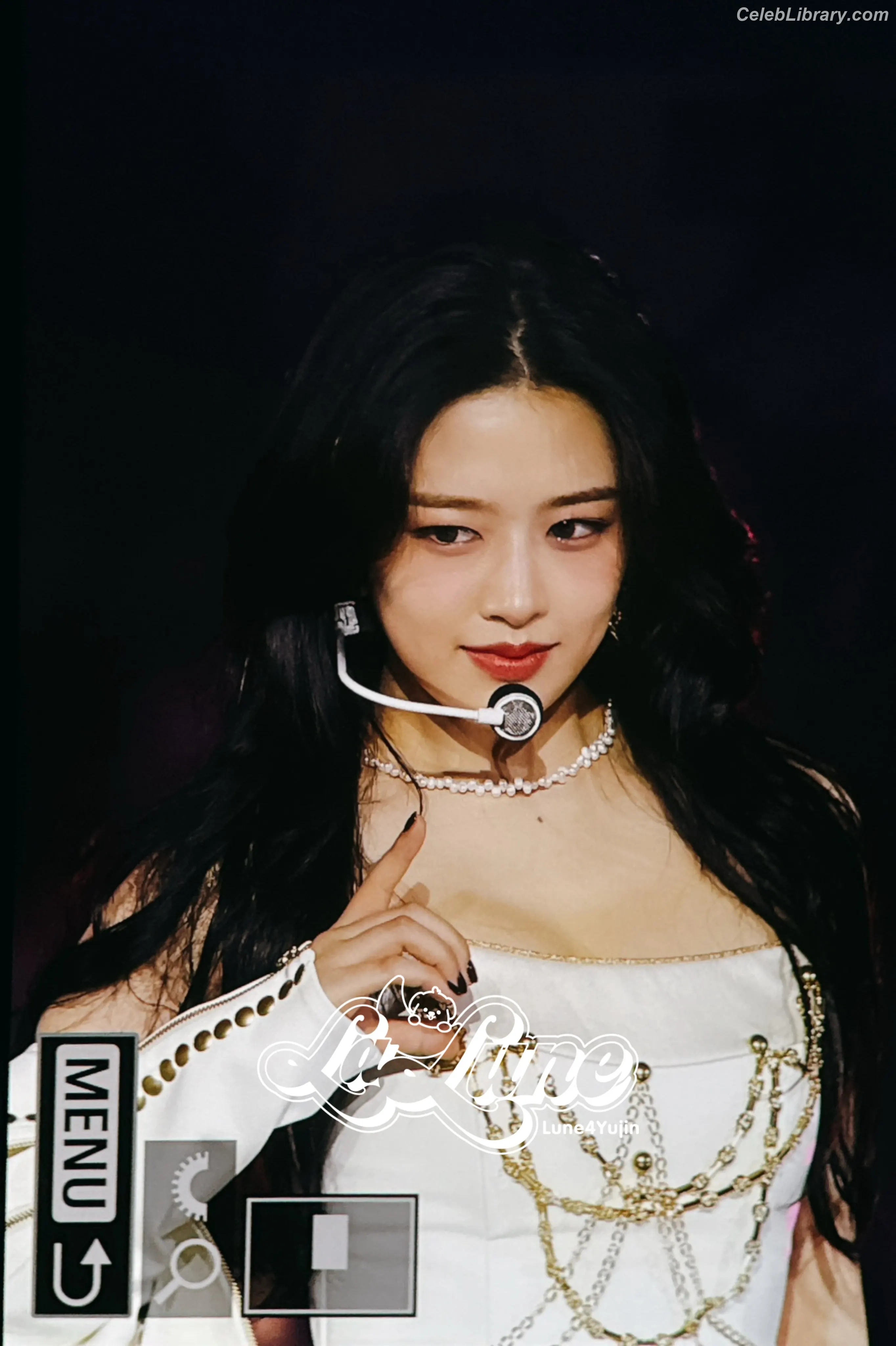 An Yujin photo 14 of 770
