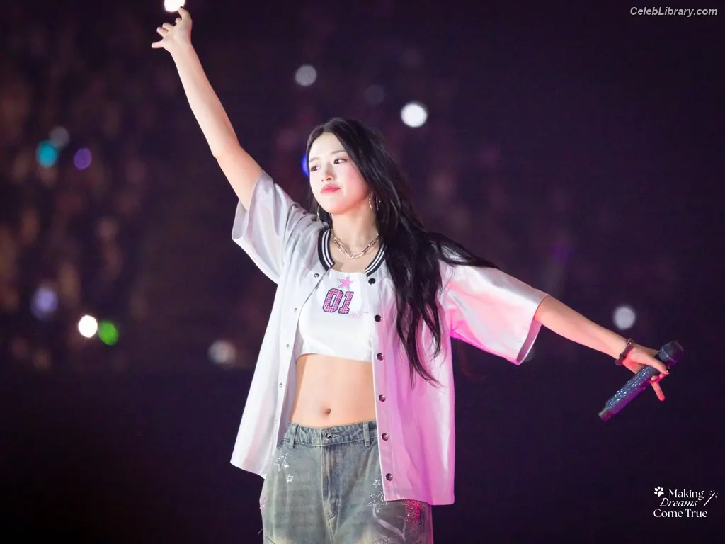 An Yujin photo 8 of 770