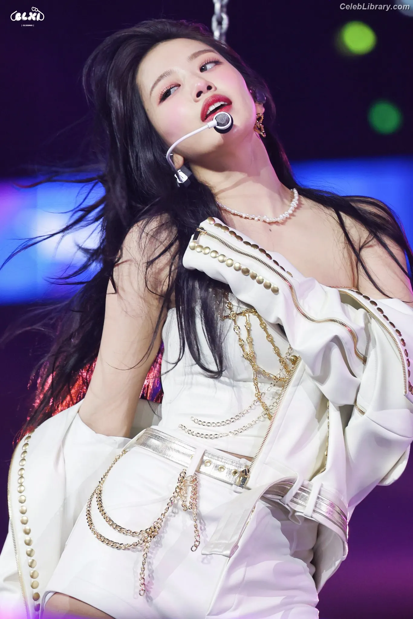 An Yujin photo 4 of 770