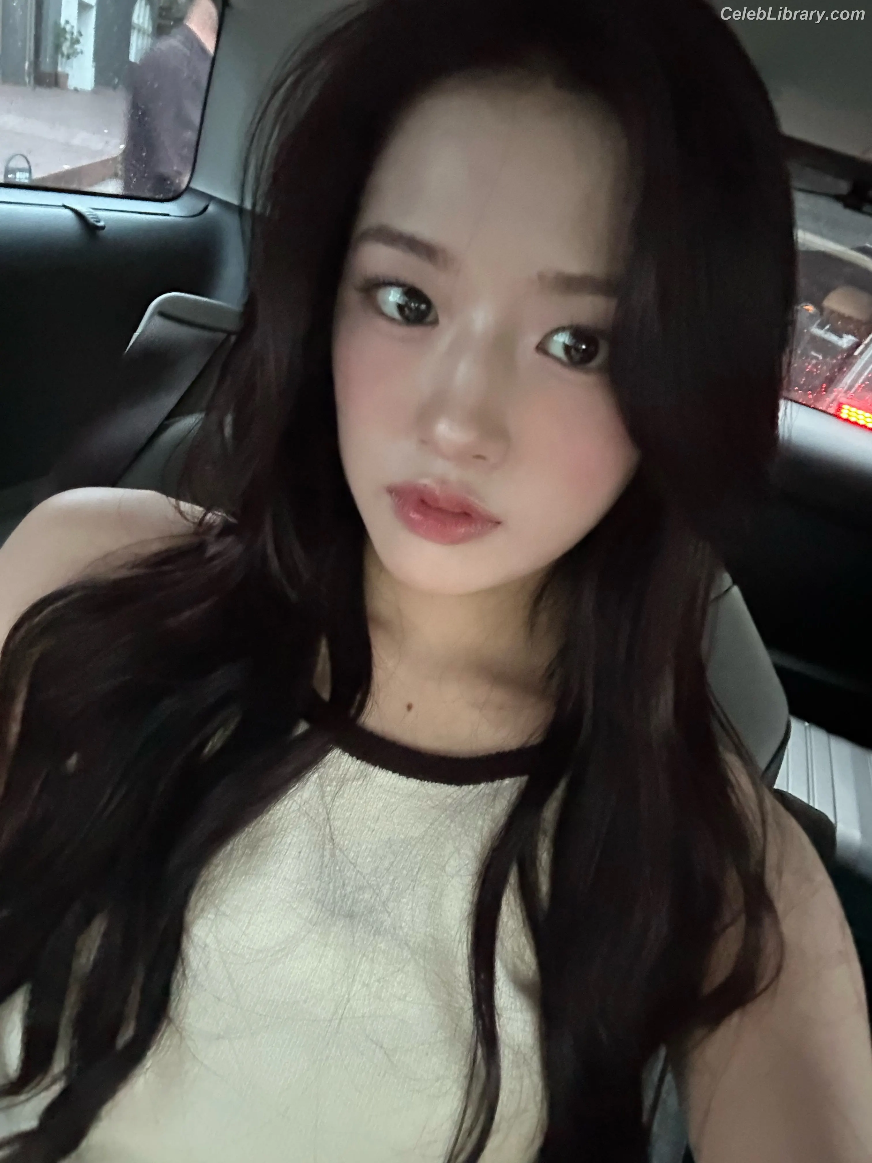 An Yujin photo 6 of 770
