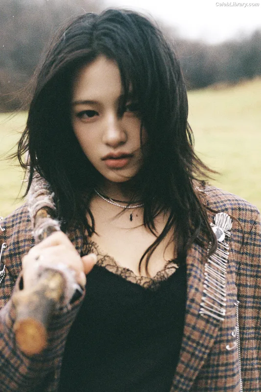 An Yujin photo 5 of 771