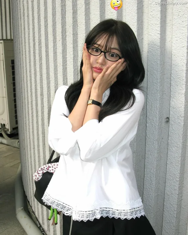 An Yujin photo 4 of 771