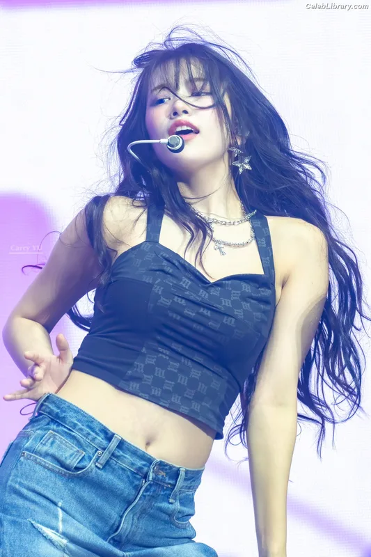An Yujin photo 17 of 771