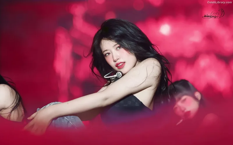 An Yujin photo 18 of 771