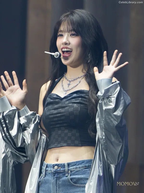 An Yujin photo 20 of 771