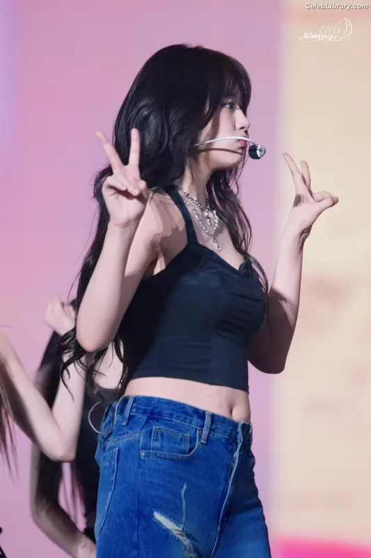 An Yujin photo 22 of 771