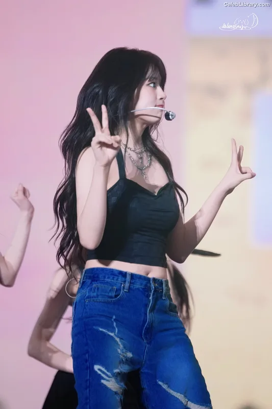 An Yujin photo 23 of 771