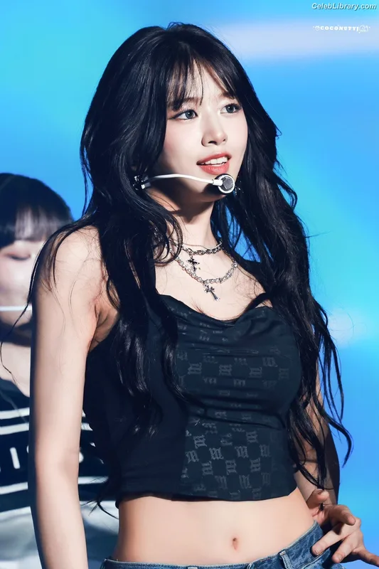 An Yujin photo 3 of 771