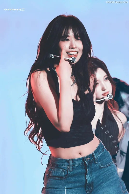 An Yujin photo 4 of 771
