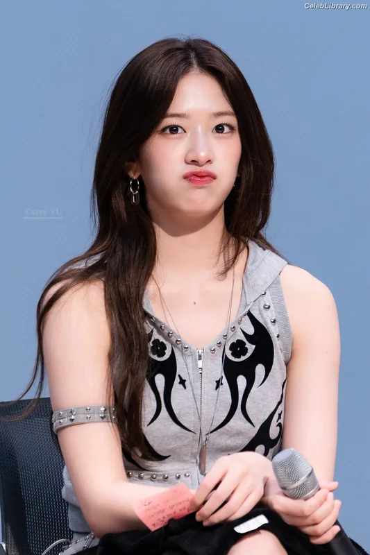 An Yujin photo 16 of 771