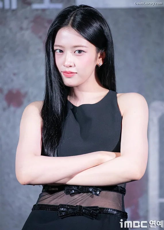 An Yujin photo 19 of 771