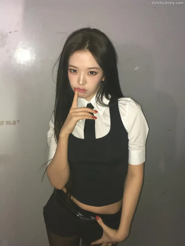 An Yujin photo 15 of 771