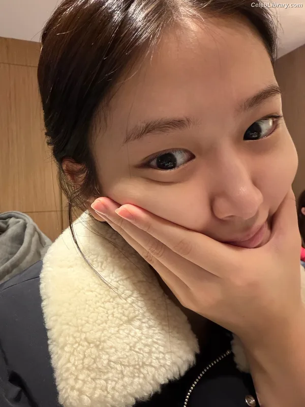 An Yujin photo 2 of 771