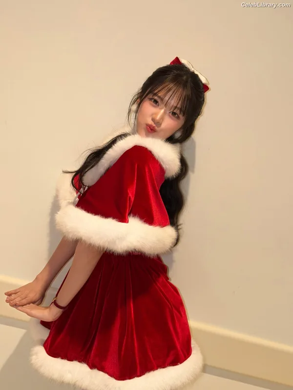 An Yujin photo 9 of 771