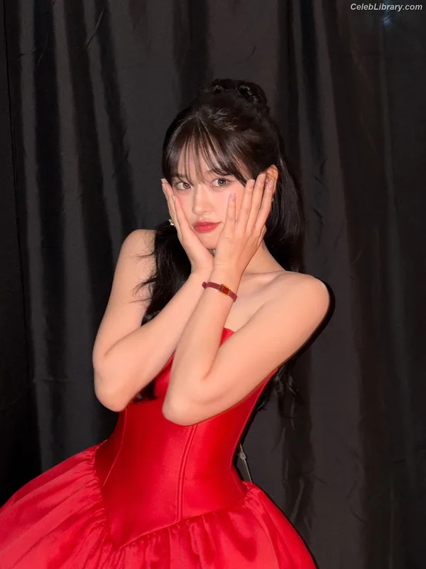 An Yujin photo 12 of 771
