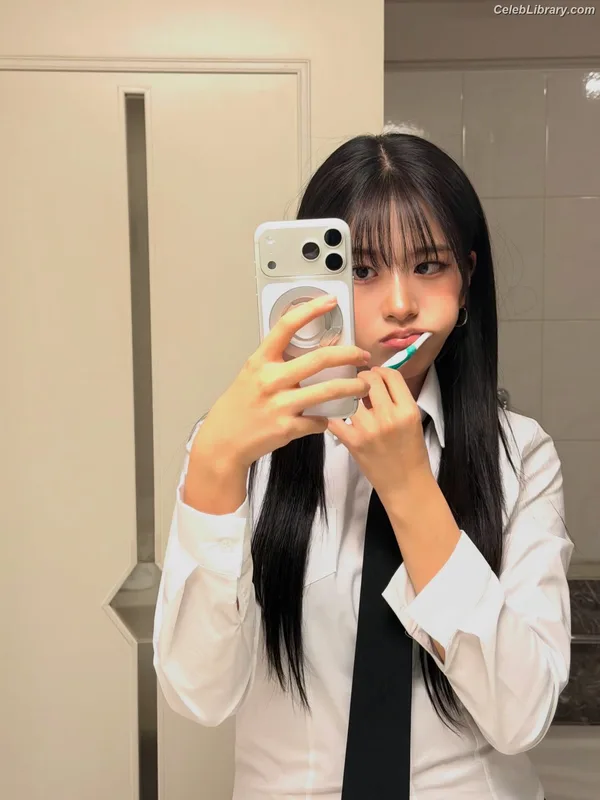 An Yujin photo 12 of 771