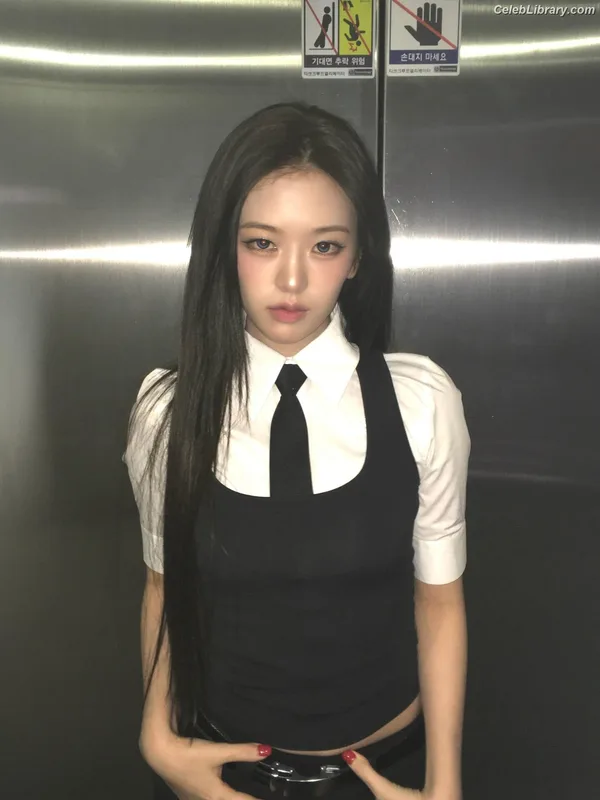 An Yujin photo 16 of 771