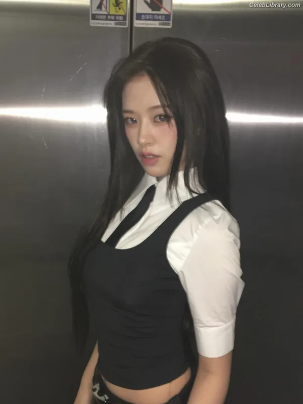 An Yujin photo 18 of 771